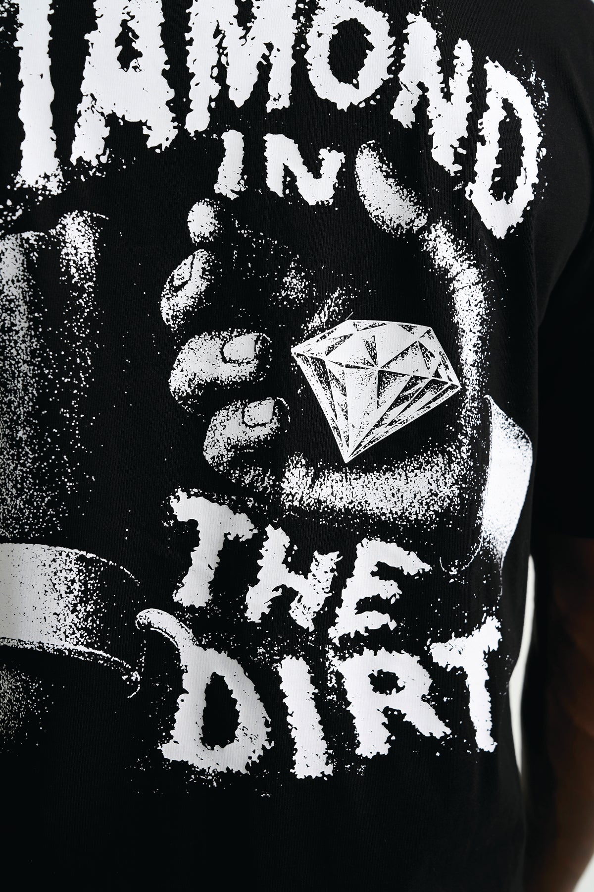 DIAMOND IN THE DIRT T-SHIRT - BLACK
