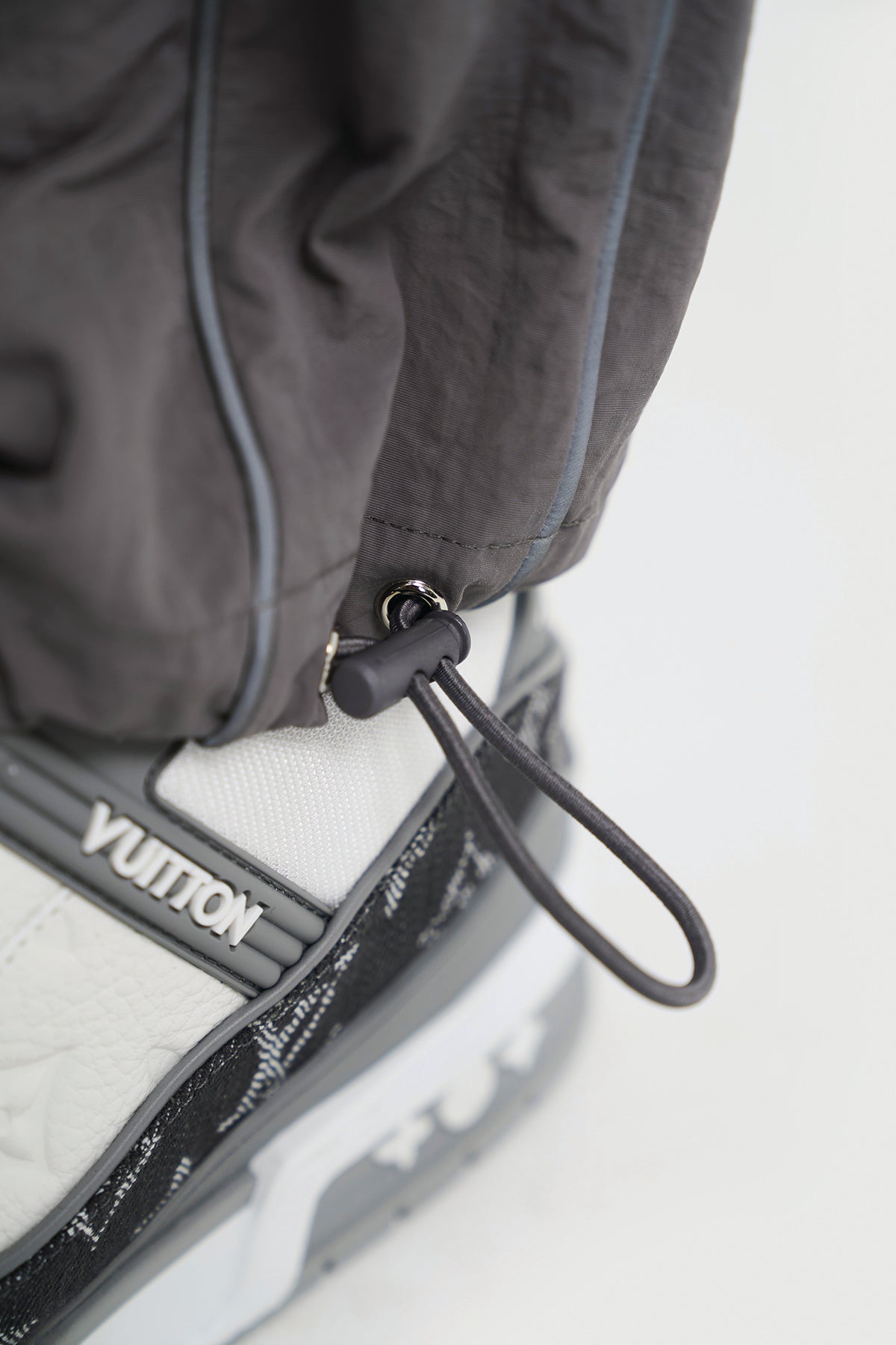 SHELL TRACK PANT - GREY